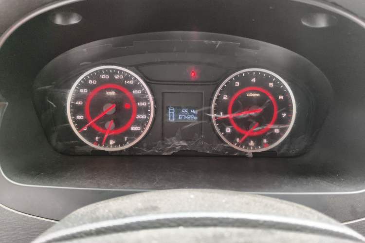 Used SAIC MAXUS G10 2014 2.0T Manual Elite Edition Odometer Close Up
