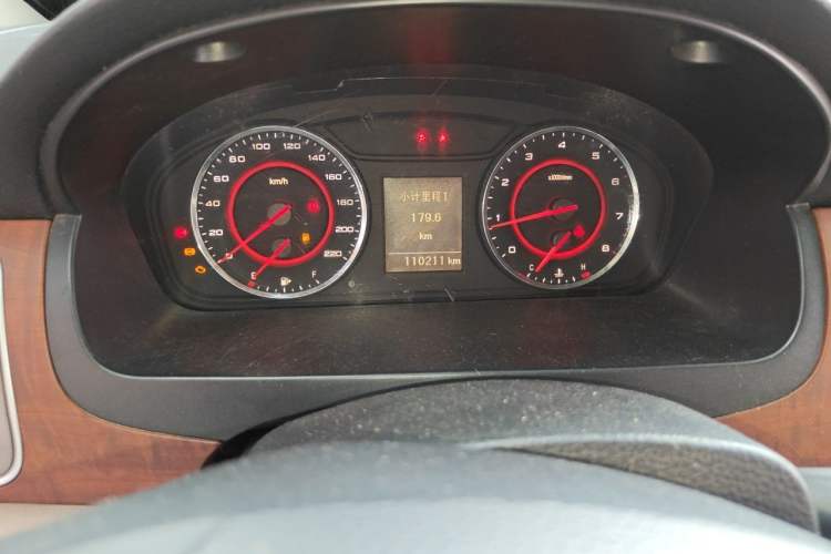 Used SAIC MAXUS G10 2014 2.0T Manual Elite Edition Odometer Close Up