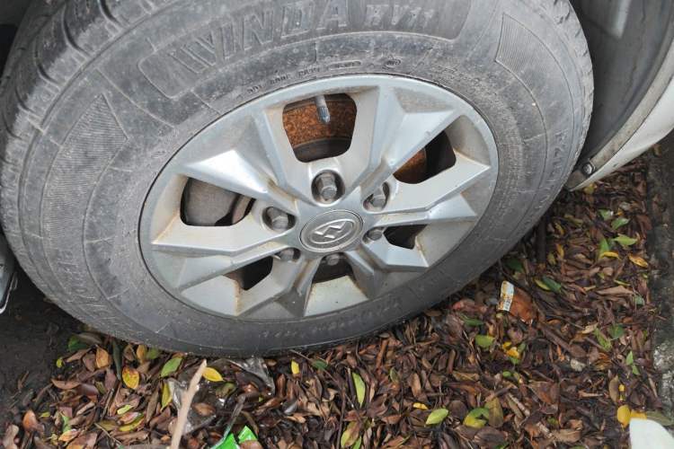 Used SAIC MAXUS G10 2014 2.0T Manual Elite Edition Right Front Wheel Hub