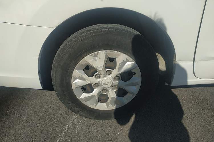 Used SAIC MAXUS G10 2014 2.4L Manual Elite Edition Right Rear Wheel Hub