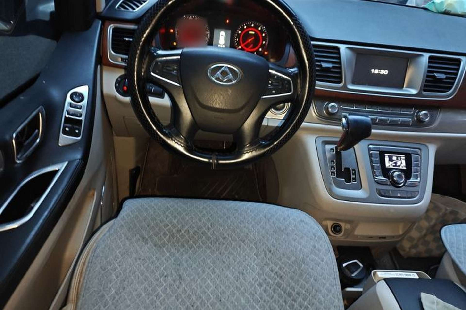 Used SAIC MAXUS G10 2014 2.0T Automatic Executive Edition Steering Wheel