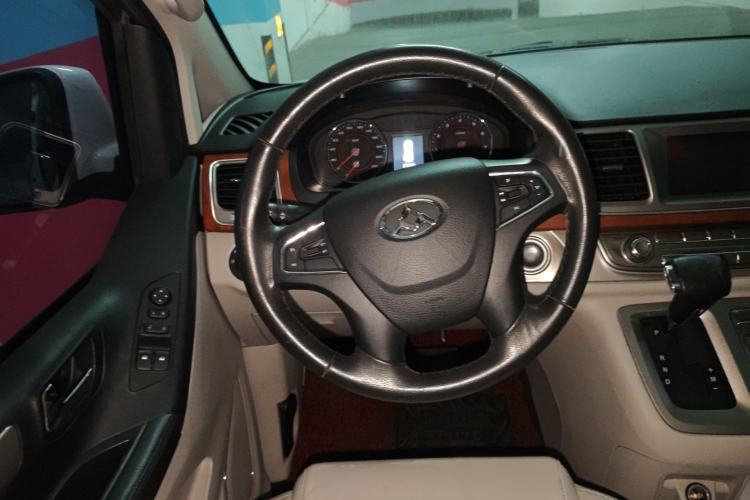 Used SAIC MAXUS G10 2014 2.0T Automatic Luxury Executive Edition Steering Wheel