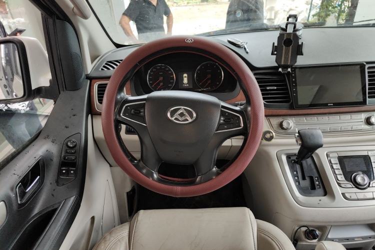 Used SAIC MAXUS G10 2014 2.0T Automatic Luxury Executive Edition Steering Wheel