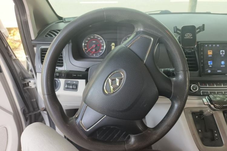 Used SAIC MAXUS G10 2014 2.0T Automatic Elite Edition Steering Wheel