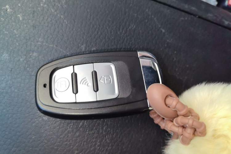 Used SAIC MAXUS G10 2014 2.0T Automatic Executive Edition Vehicle Key