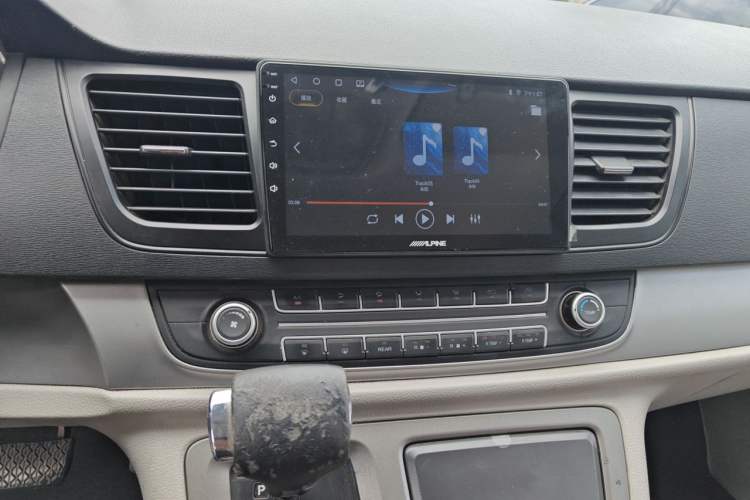 Used SAIC MAXUS G10 2014 2.0T Automatic Elite Edition Audio And AC Panel