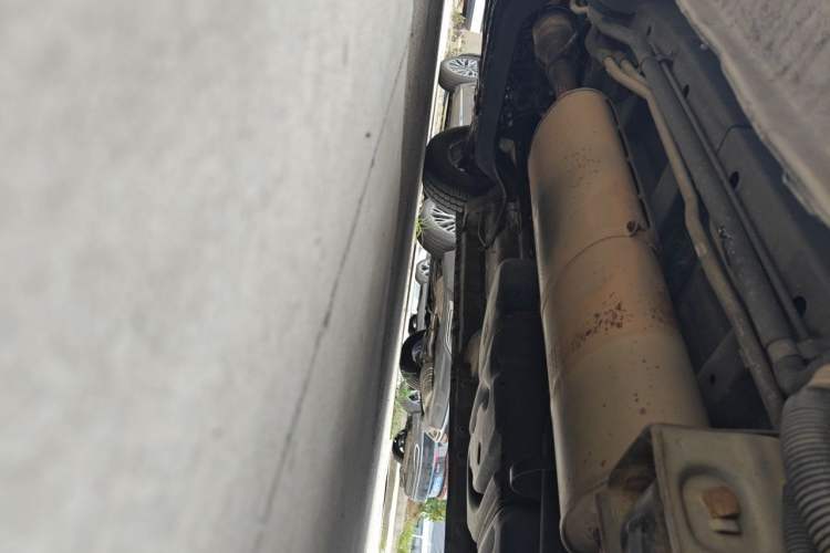 Used SAIC MAXUS G10 2014 2.0T Automatic Elite Edition Chassis Rear Left