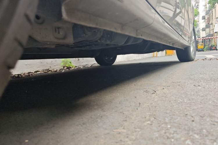 Used SAIC MAXUS G10 2014 2.0T Automatic Elite Edition Chassis Rear Right