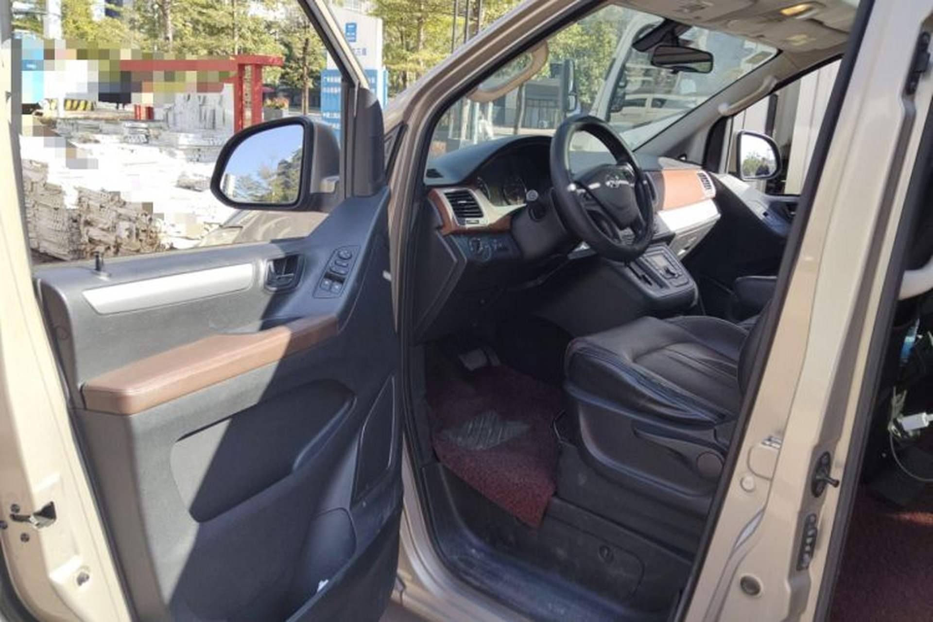 Used SAIC MAXUS G10 2014 2.0T Automatic Luxury Executive Edition Driver Seat