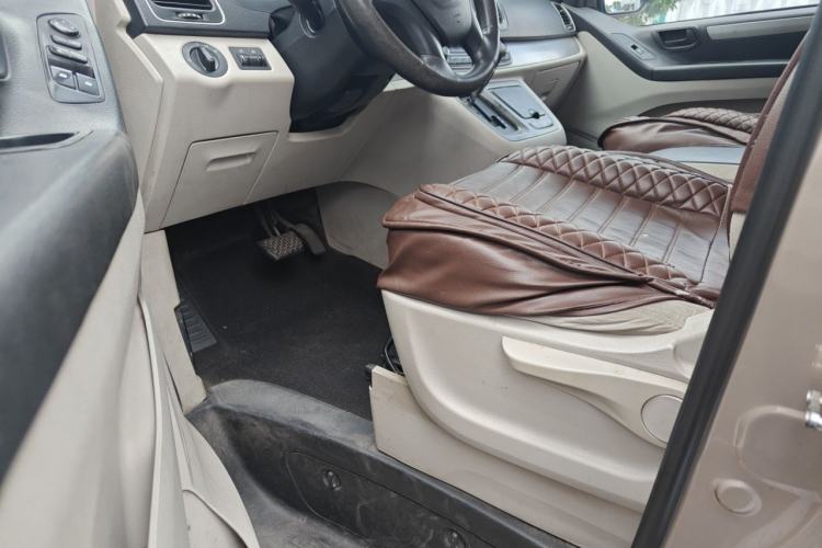 Used SAIC MAXUS G10 2014 2.0T Automatic Elite Edition Driver Seat