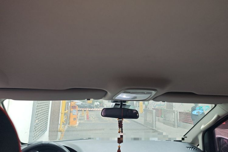 Used SAIC MAXUS G10 2014 2.0T Automatic Elite Edition Headliner