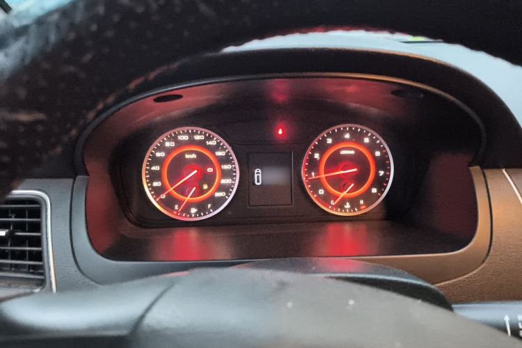Used SAIC MAXUS G10 2014 2.0T Manual Elite Edition Instrument Cluster