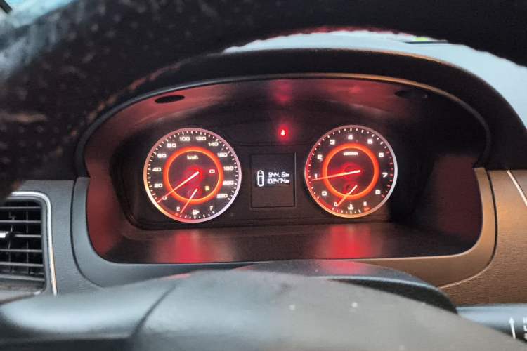 Used SAIC MAXUS G10 2014 2.0T Manual Elite Edition Instrument Cluster