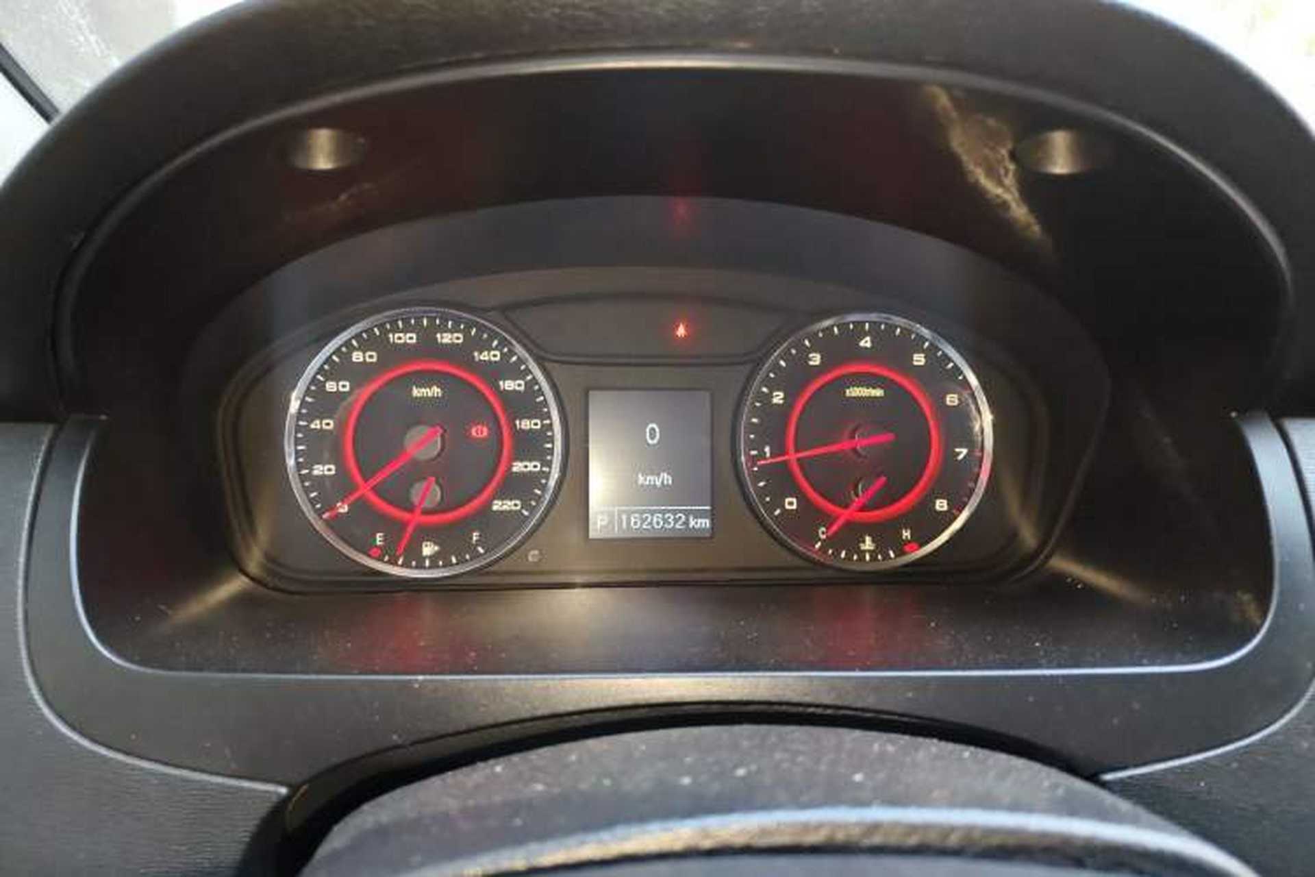Used SAIC MAXUS G10 2014 2.0T Automatic Elite Edition Instrument Cluster