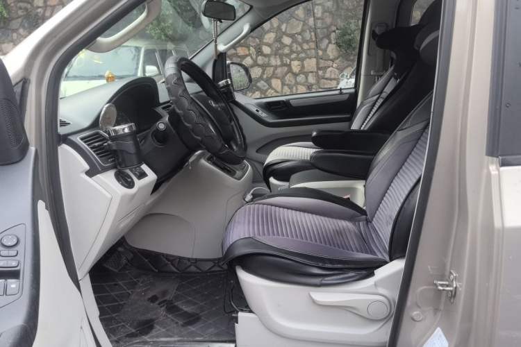 Used SAIC MAXUS G10 2014 2.0T Automatic Elite Edition Left Front Seat