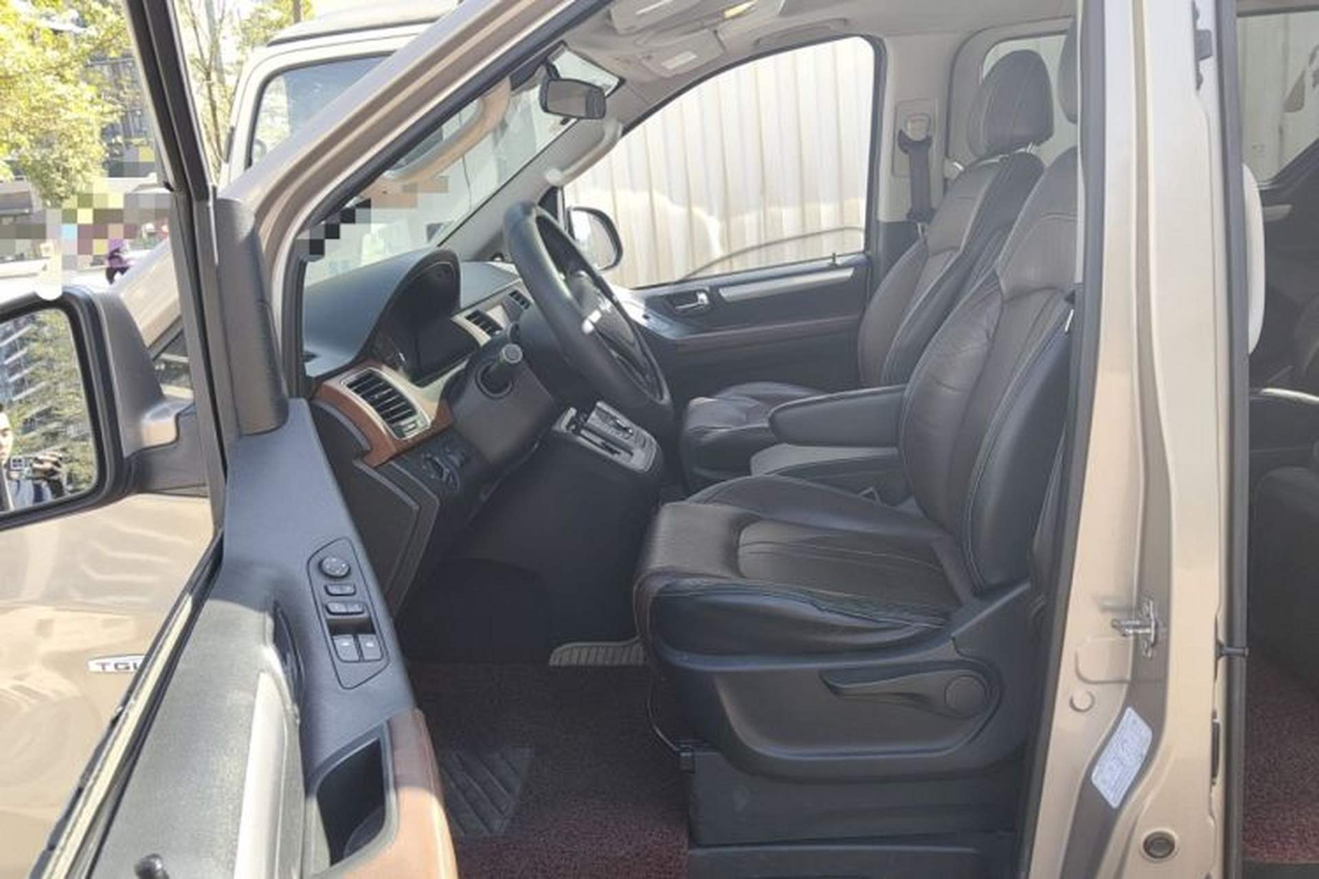 Used SAIC MAXUS G10 2014 2.0T Automatic Luxury Executive Edition Left Front Seat