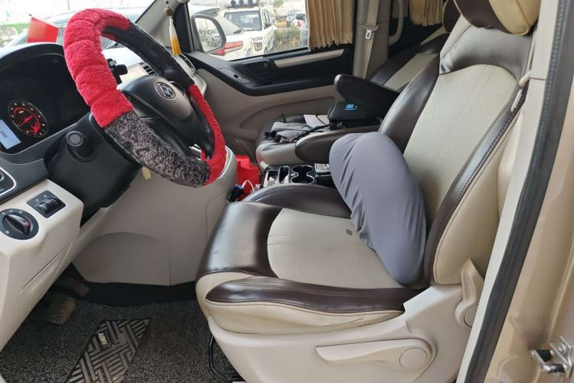 Used SAIC MAXUS G10 2014 2.0T Automatic Elite Edition Left Front Seat