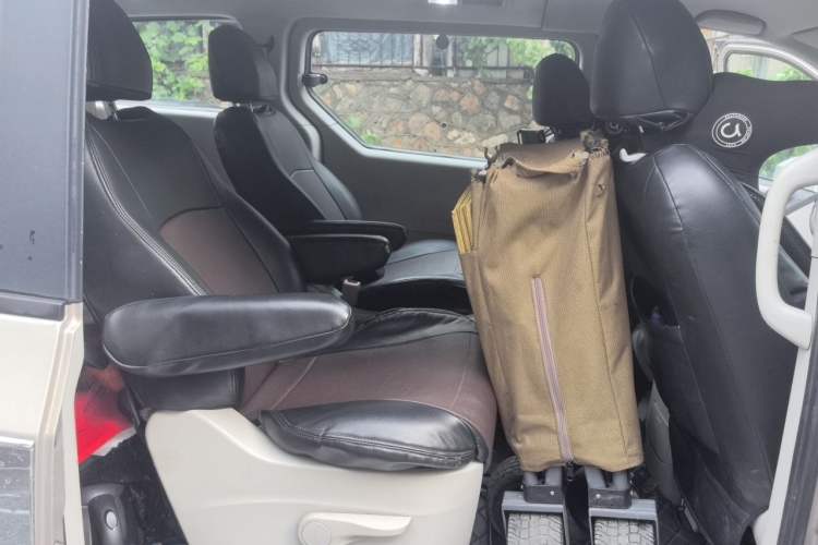 Used SAIC MAXUS G10 2014 2.0T Automatic Elite Edition Left Rear Seat