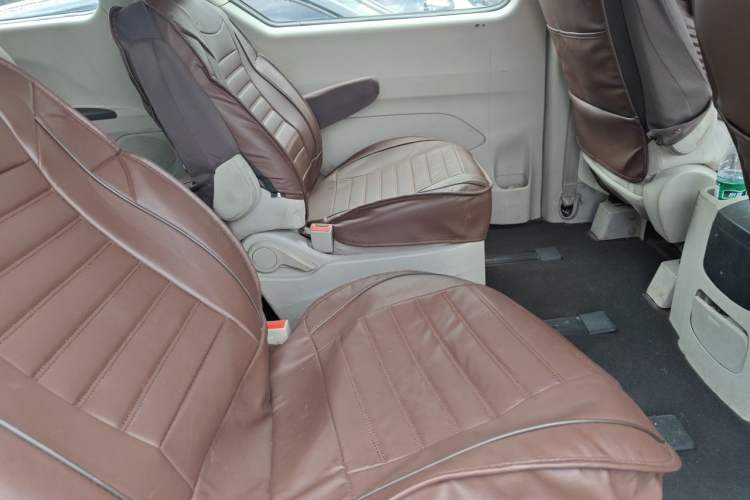 Used SAIC MAXUS G10 2014 2.0T Automatic Elite Edition Left Rear Seat