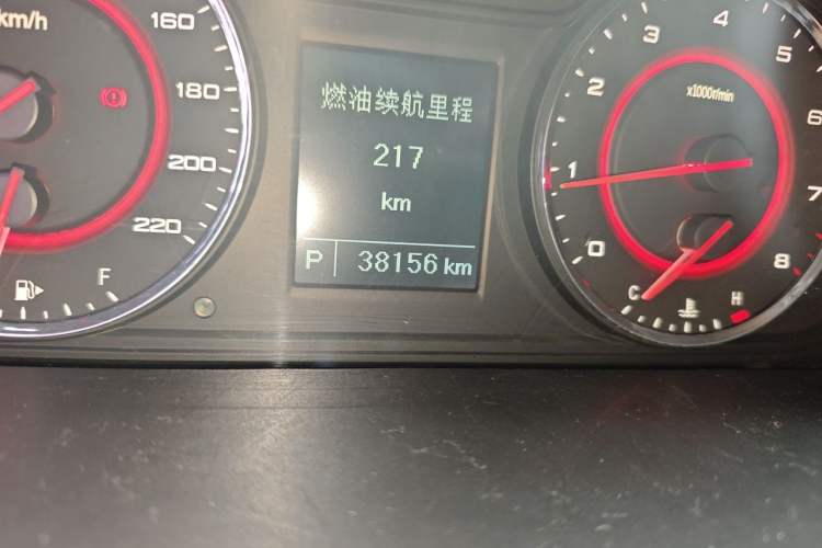 Used SAIC MAXUS G10 2014 2.0T Automatic Elite Edition Odometer Close Up