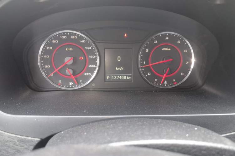 Used SAIC MAXUS G10 2014 2.0T Automatic Elite Edition Odometer Close Up
