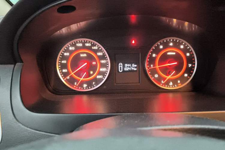 Used SAIC MAXUS G10 2014 2.0T Manual Elite Edition Odometer Close Up