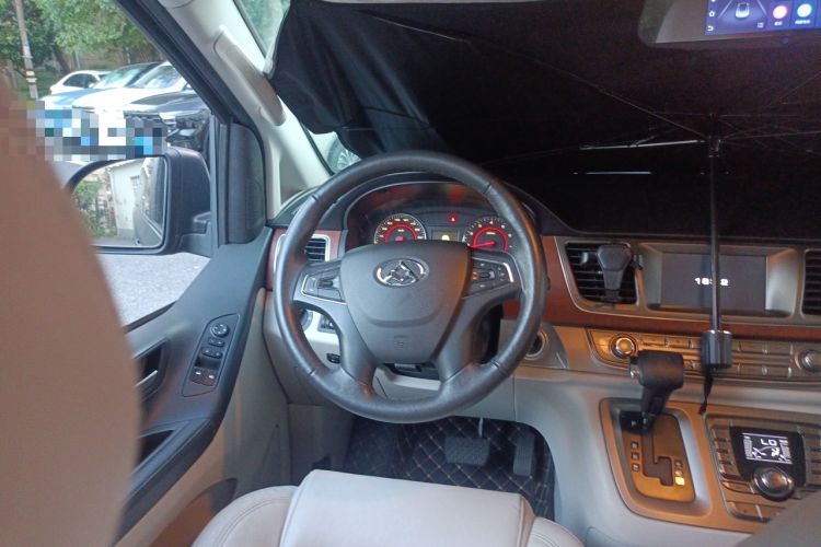 Used SAIC MAXUS G10 2014 2.0T Automatic Luxury Executive Edition Steering Wheel