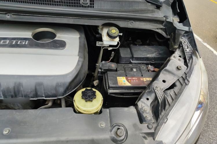 Used SAIC MAXUS G10  Engine Bay Left