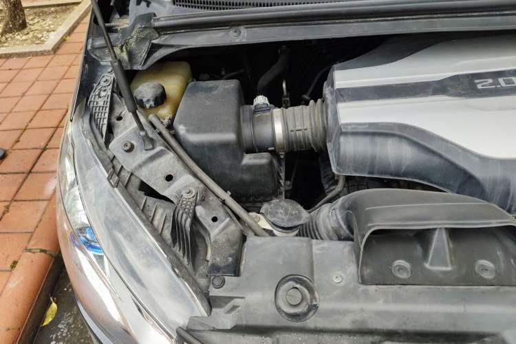 Used SAIC MAXUS G10  Engine Bay Right