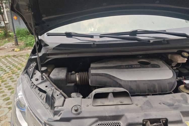 Used SAIC MAXUS G10  Engine Bay Right