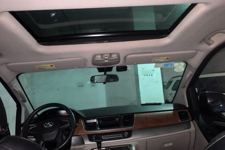 Used SAIC MAXUS G10 2015 2.0T Automatic Anniversary Edition Headliner