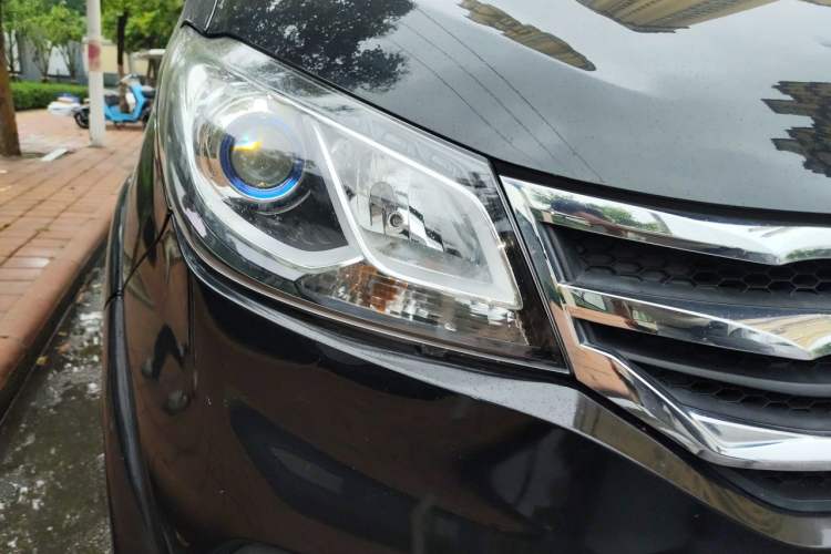 Used SAIC MAXUS G10  Right Front Headlight