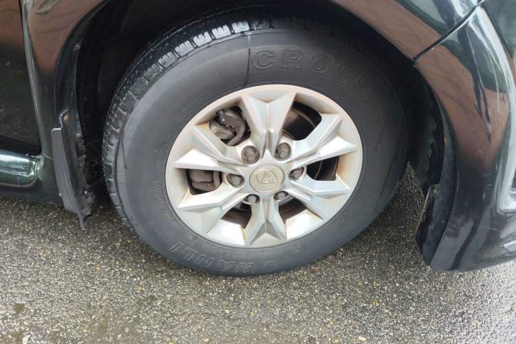 Used SAIC MAXUS G10  Right Front Wheel Hub