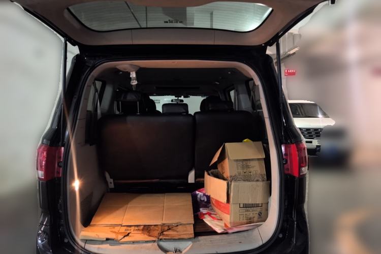 Used SAIC MAXUS G10 2015 2.0T Automatic Anniversary Edition Trunk