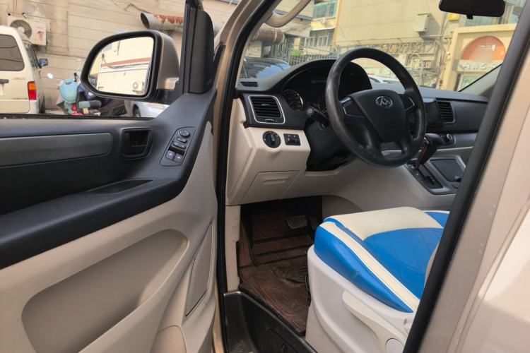 Used SAIC MAXUS G10 2015 2.0T Automatic Anniversary Edition Driver Seat