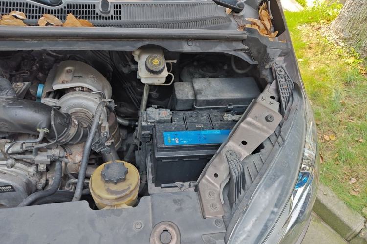 Used SAIC MAXUS G10  Engine Bay Left