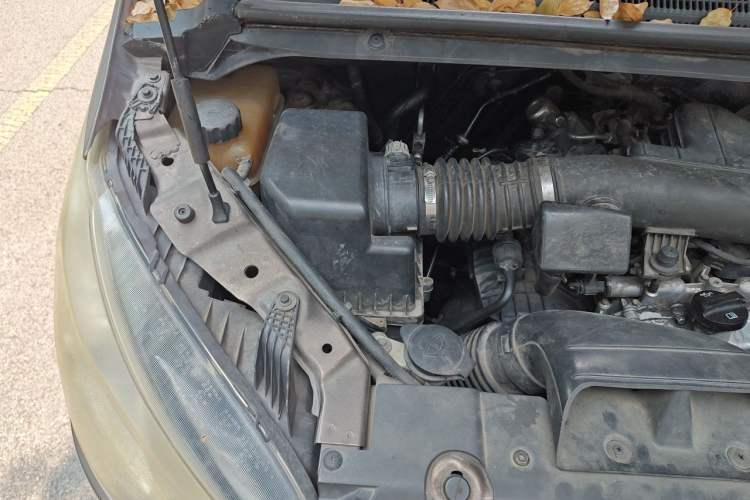 Used SAIC MAXUS G10  Engine Bay Right