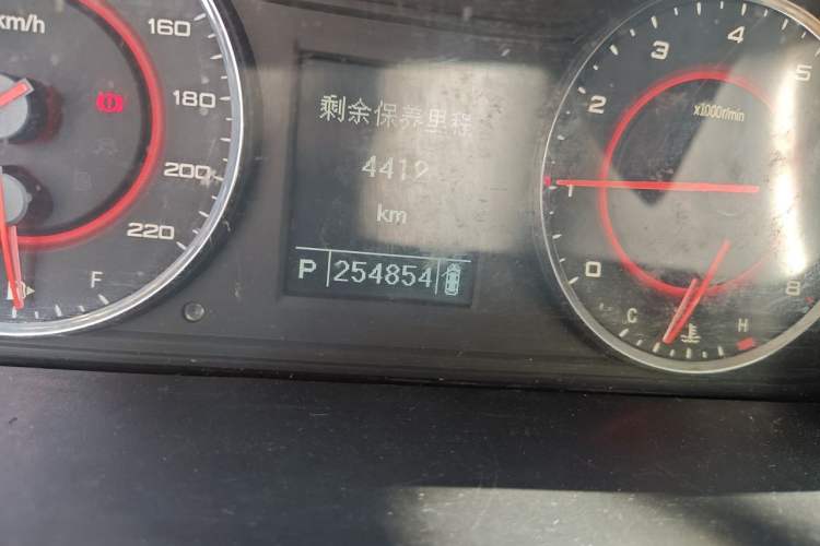 Used SAIC MAXUS G10  Odometer Close Up