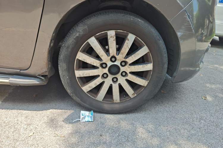 Used SAIC MAXUS G10  Right Front Wheel Hub