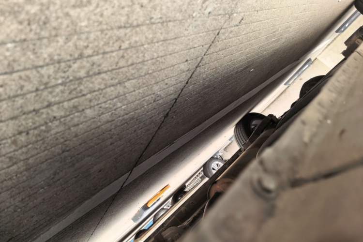 Used SAIC MAXUS G10 2015 2.0T Automatic Anniversary Edition Chassis Front Right