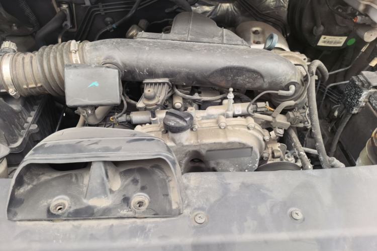 Used SAIC MAXUS G10 2015 2.0T Automatic Anniversary Edition Engine Bay