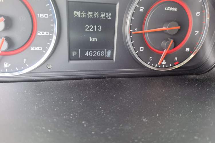 Used SAIC MAXUS G10 2015 2.0T Automatic Anniversary Edition Odometer Close Up