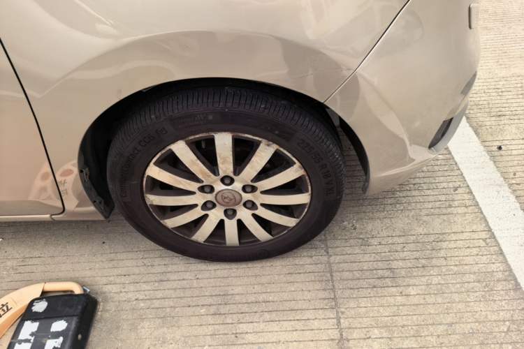 Used SAIC MAXUS G10 2015 2.0T Automatic Anniversary Edition Right Front Wheel Hub