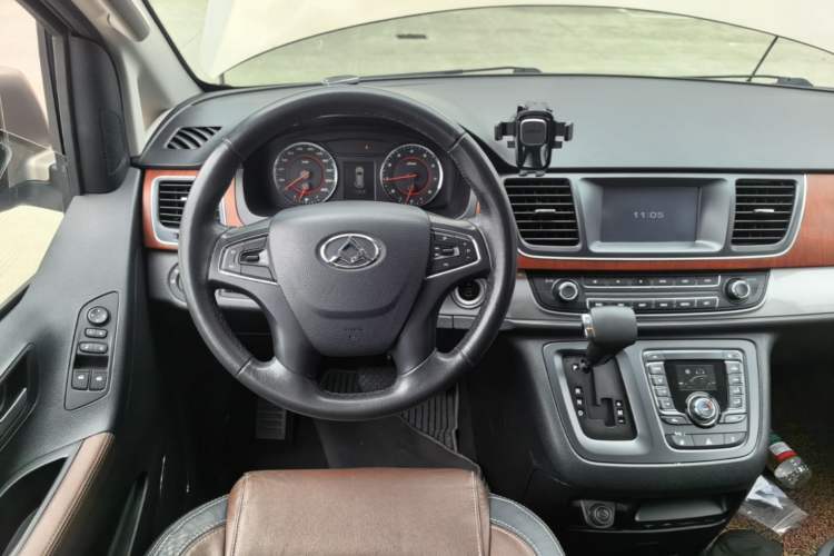 Used SAIC MAXUS G10 2015 2.0T Automatic Anniversary Edition Steering Wheel