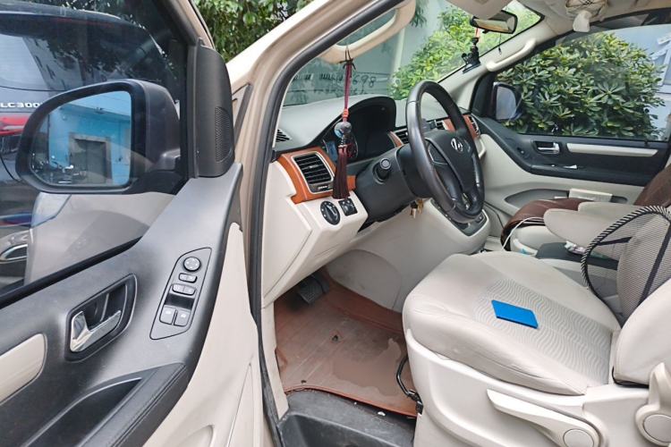 Used SAIC MAXUS G10 2015 2.0T Automatic Anniversary Edition Driver Seat