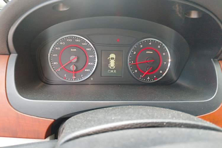 Used SAIC MAXUS G10 2015 2.0T Automatic Anniversary Edition Instrument Cluster