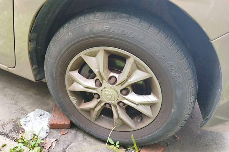 Used SAIC MAXUS G10 2015 2.0T Automatic Anniversary Edition Right Front Wheel Hub