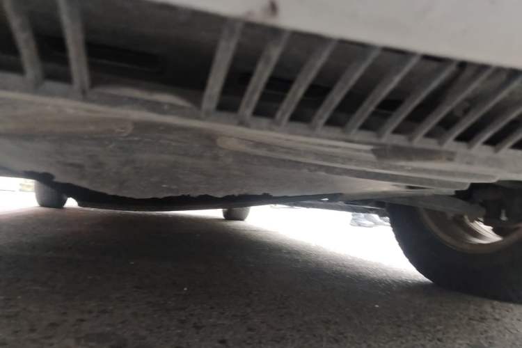 Used SAIC MAXUS G10 2015 2.0T Automatic Anniversary Edition Chassis Front