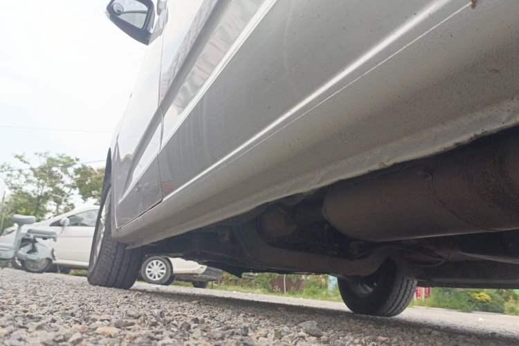 Used SAIC MAXUS G10 2015 2.0T Automatic Anniversary Edition Chassis Rear Left