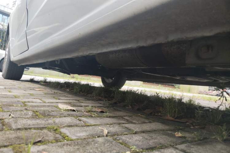 Used SAIC MAXUS G10 2015 2.0T Automatic Anniversary Edition Chassis Rear Left